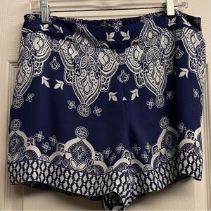 NWOT KAARI blue Blue and white Paisley Elastic Waistband Lined Shorts Comfort
